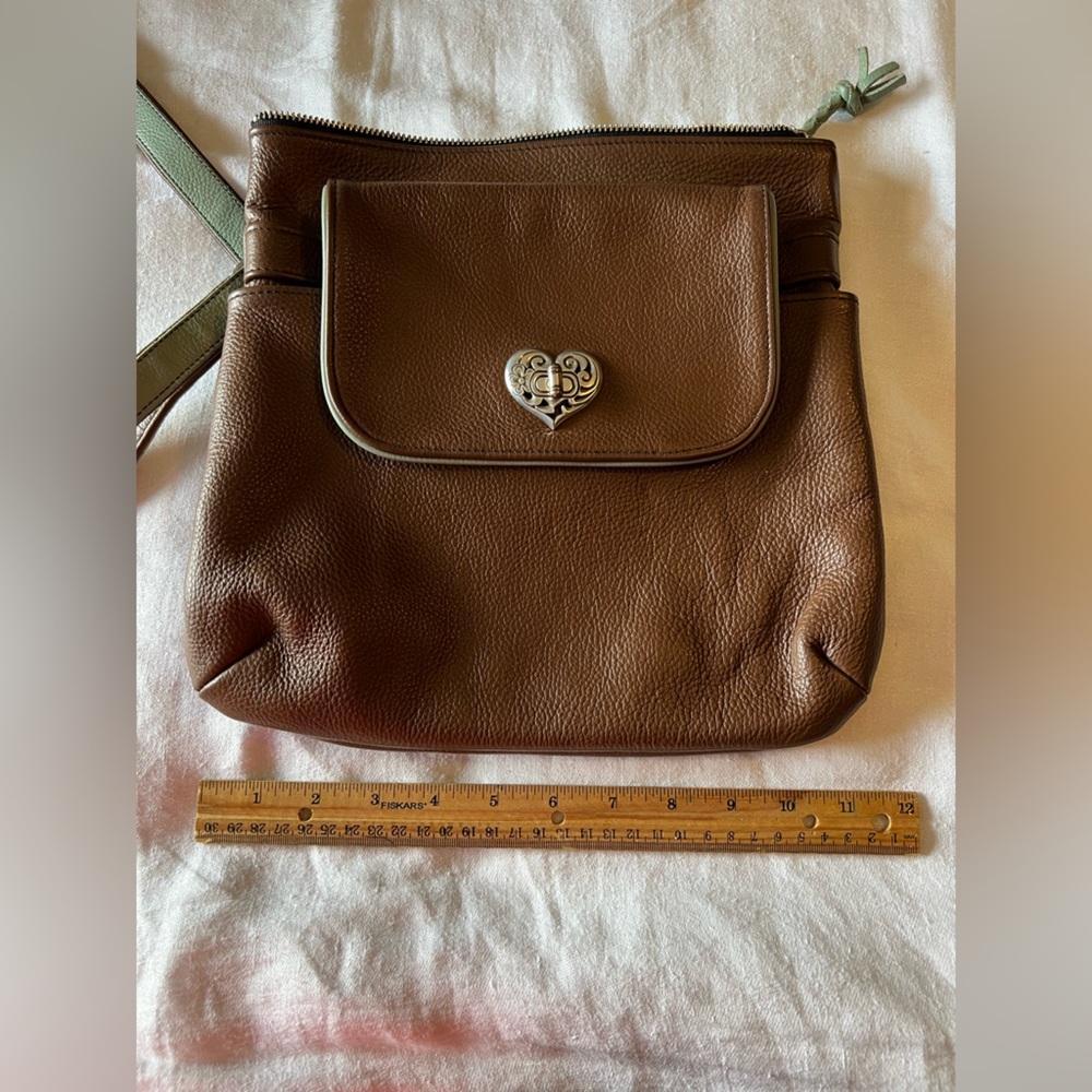 Classic Brown Leather Bag with Timeless Design. Silver hardware. - Picture 9 of 9